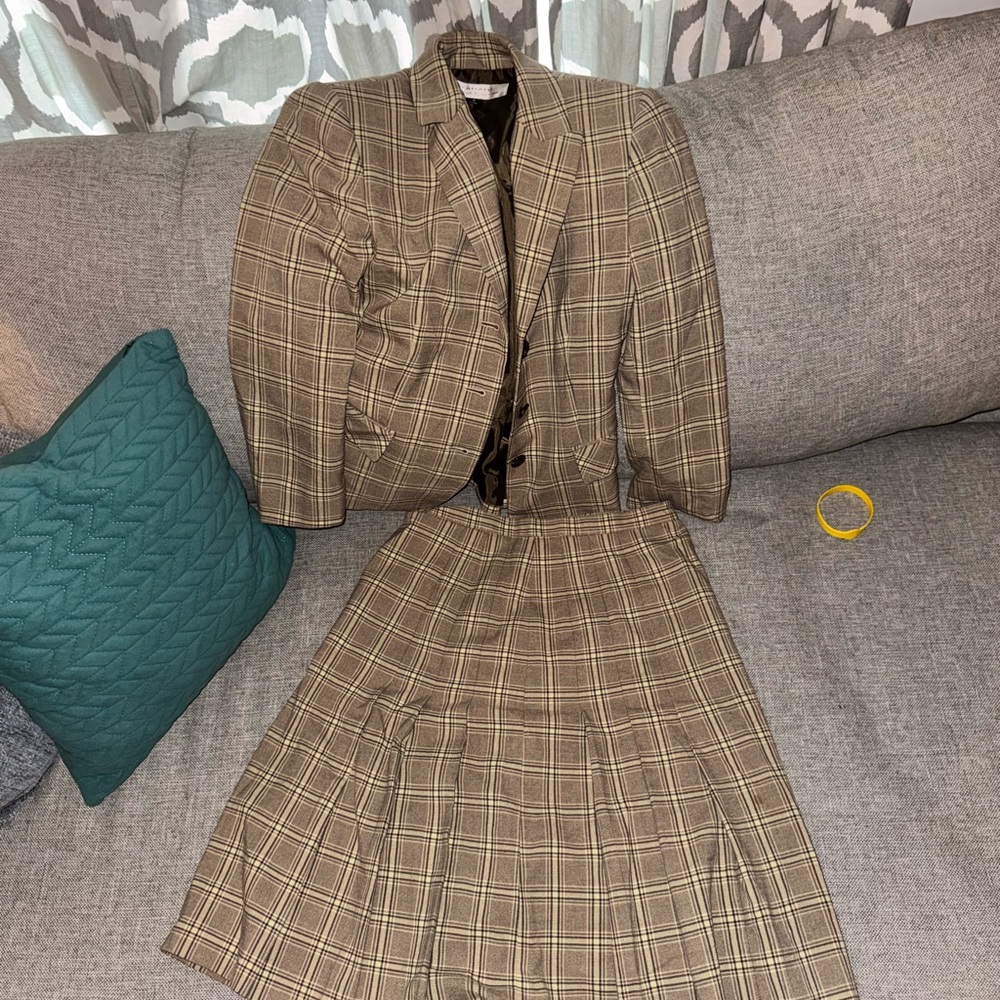 Plaid Blazer and Skirt Set Tahiti